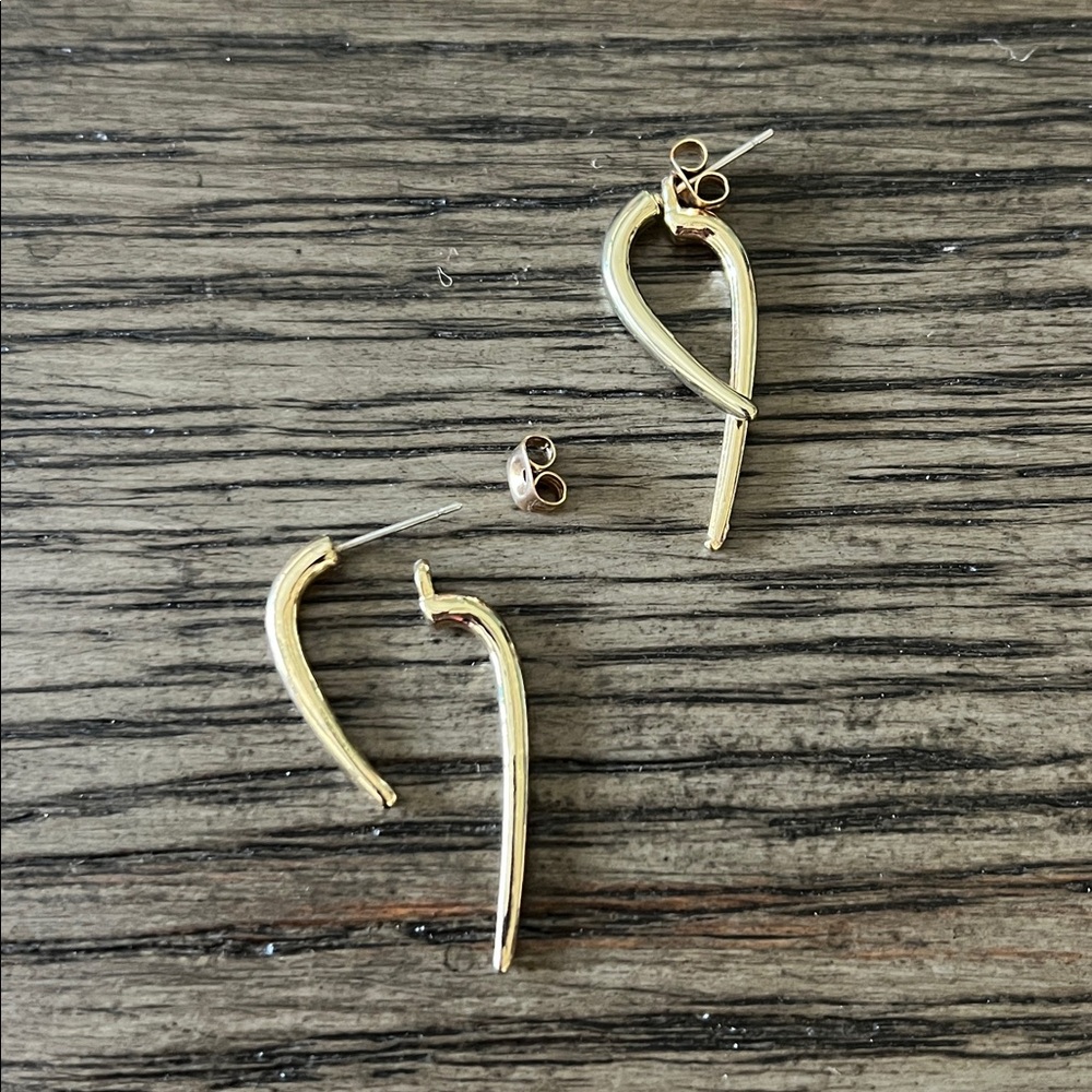 GUC Stella & Dot Gold Earrings - Picture 2 of 3